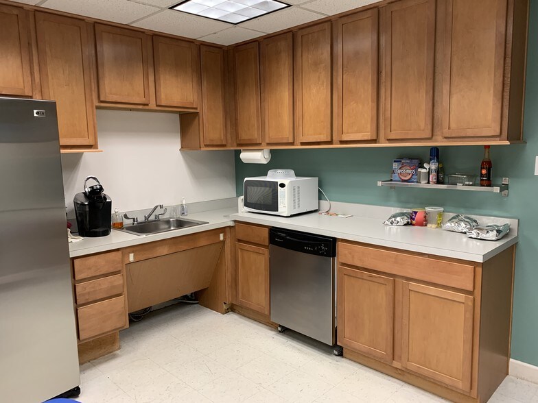 More Photos Of 3200 Steck Ave, Austin Office For Sale