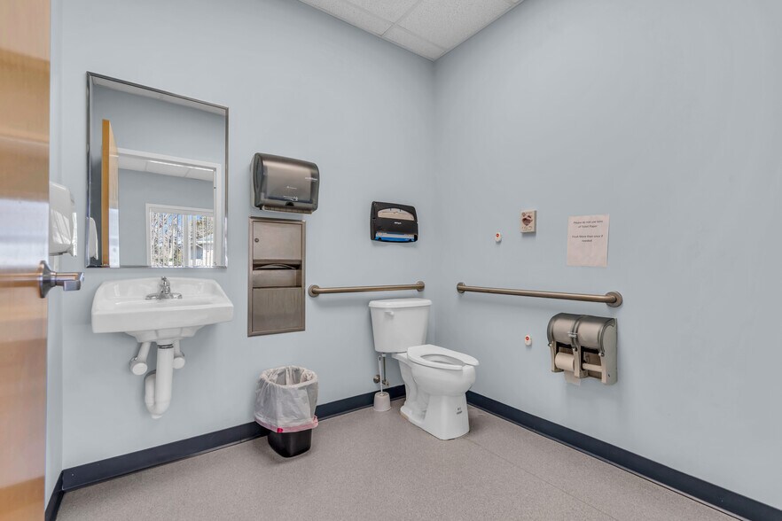 More Photos Of 508 Lakehurst Rd, Toms River Medical For Sale