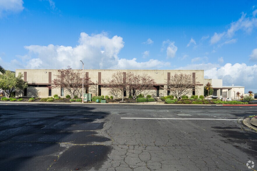 More Photos Of 2377 Stanwell Dr, Concord Warehouse For Lease