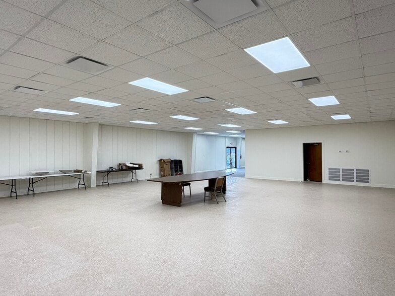 More Photos Of 7524 Avenue N, Houston Office For Lease