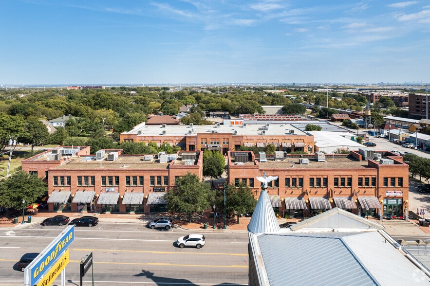 More Photos Of 611 S Main St, Grapevine Office For Lease