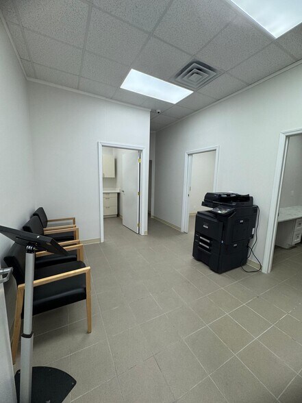 More Photos Of 1432 Hylan Blvd, Staten Island Medical For Lease