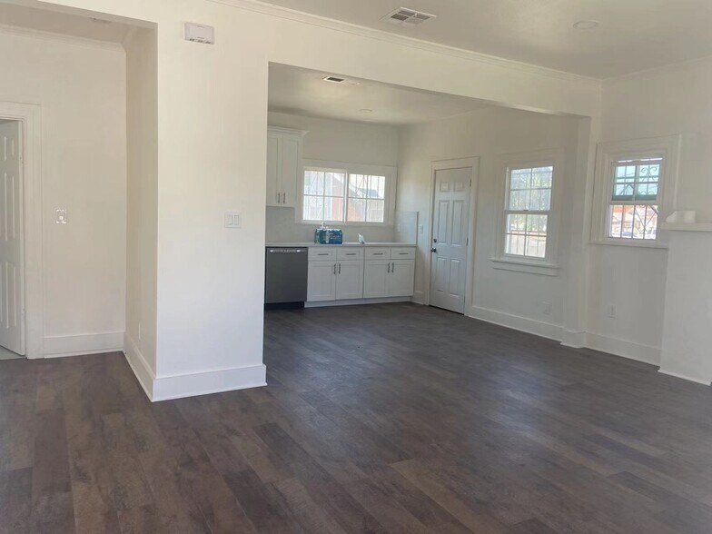 More Photos Of 3737 Baldwin Park Blvd, Baldwin Park Storefront Retail Residential For Sale