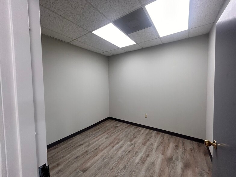 More Photos Of 1785 E Park Place Blvd, Stone Mountain Unknown For Lease