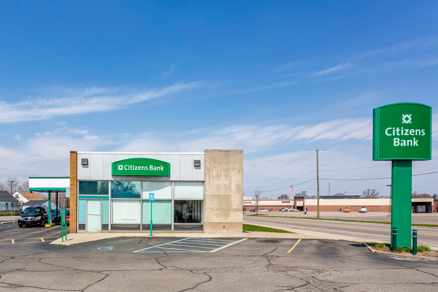 More Photos Of 20333 Conant Ave, Detroit Bank For Sale