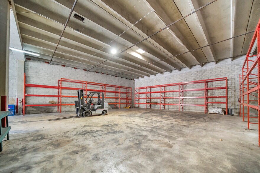 More Photos Of 3018 NW 79th Ave, Doral Warehouse For Lease