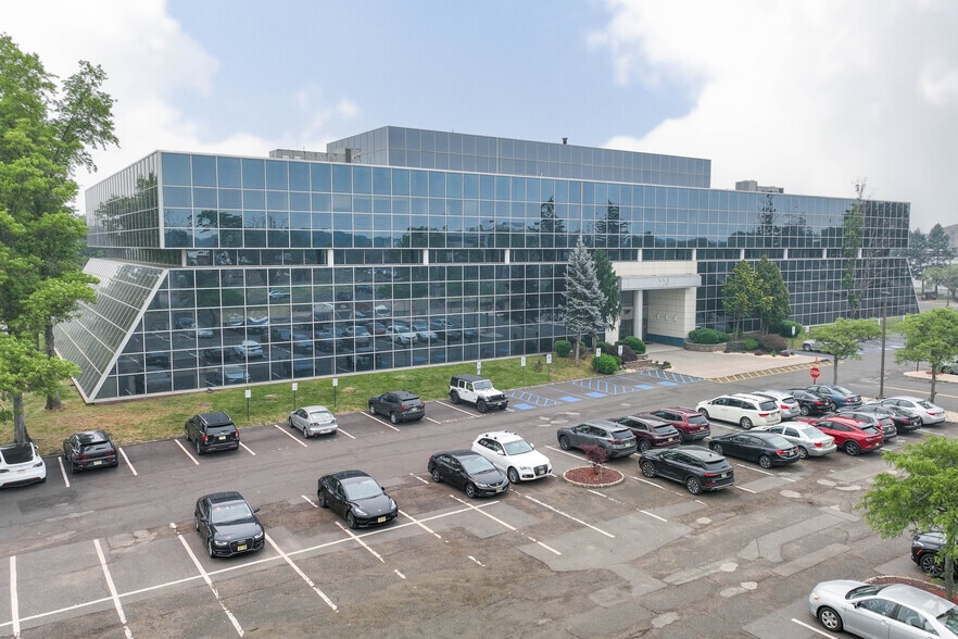 Primary Photo Of 220 Davidson Ave, Somerset Office For Lease