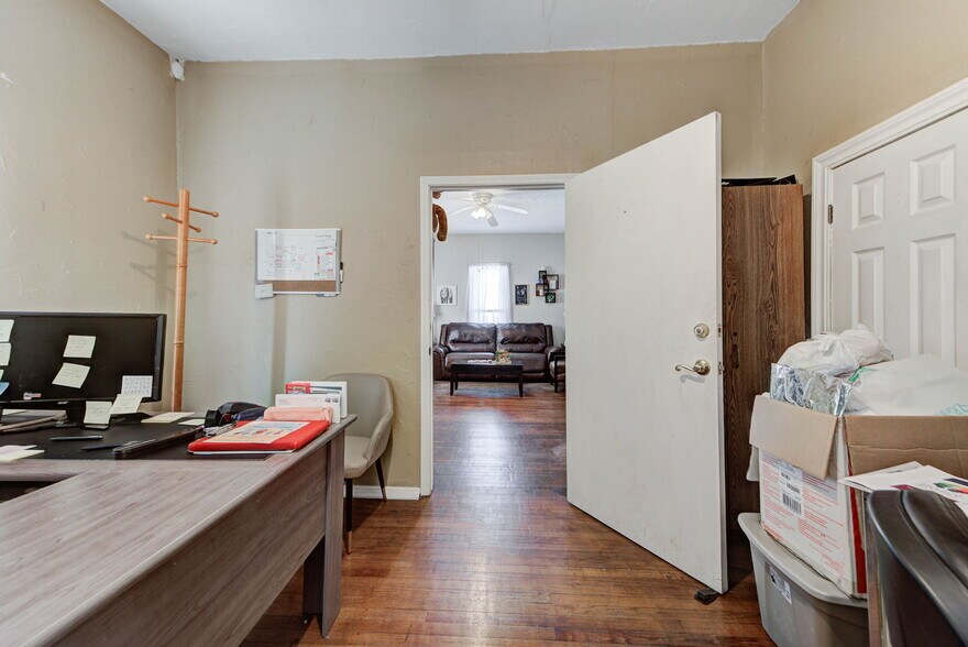 More Photos Of , El Reno Office For Sale