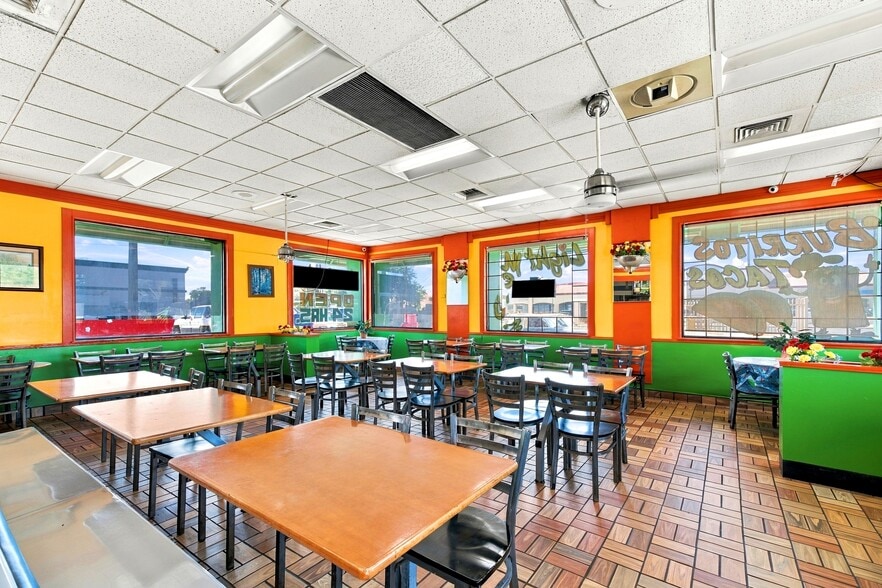 More Photos Of 5033 N 67th Ave, Glendale Fast Food For Sale