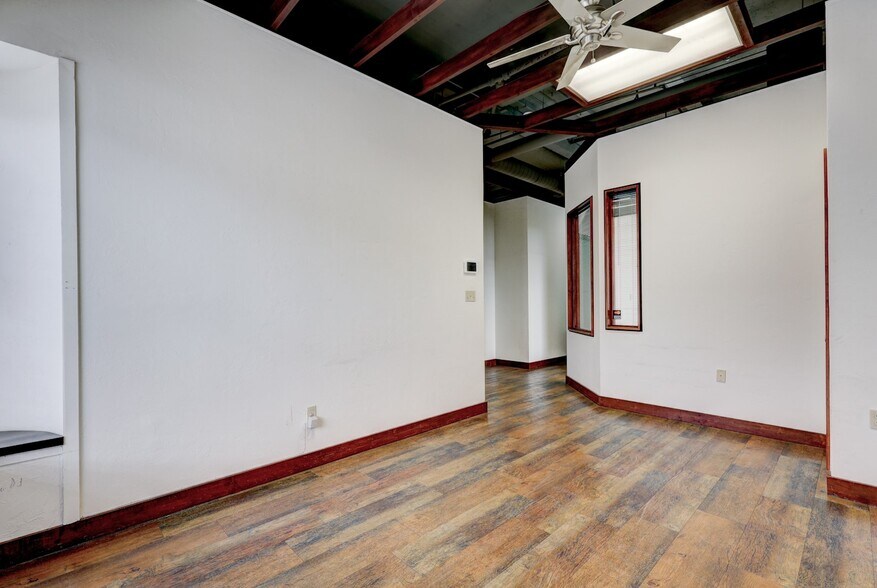 More Photos Of 411 NW 5th St, Oklahoma City Flex For Sale