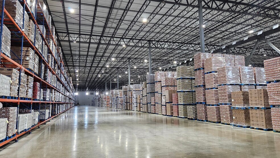 More Photos Of 1010 Brewbaker Dr, Saint Elmo Distribution For Lease