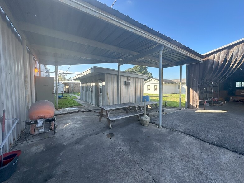 More Photos Of 13026 Rosecrest Dr, Houston Warehouse For Sale