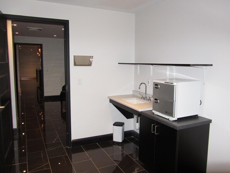 More Photos Of 1 N Main St, Fond Du Lac Hotel For Lease