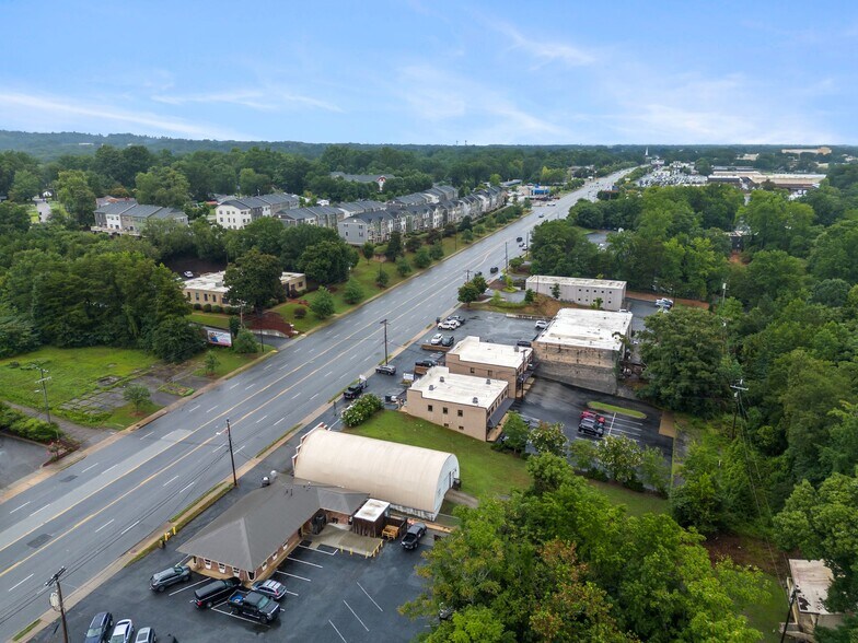 More Photos Of 730 Wade Hampton Blvd, Greenville Freestanding For Sale