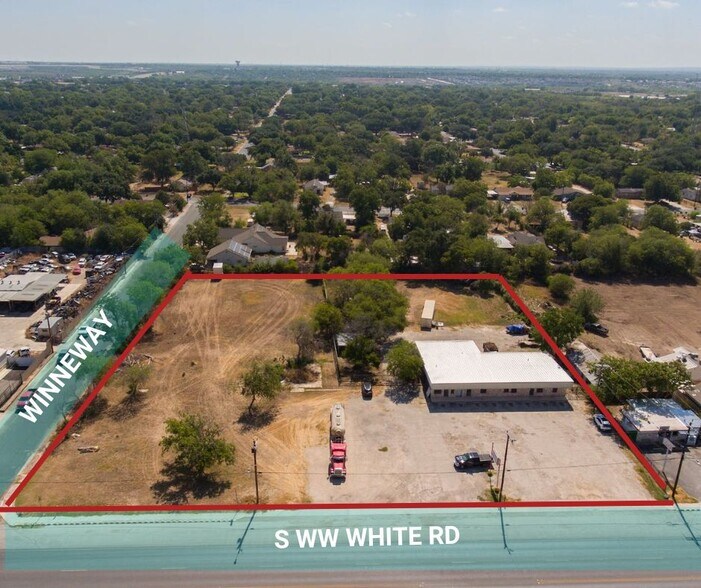 More Photos Of 2200-2204 S WW White Rd, San Antonio Restaurant For Lease