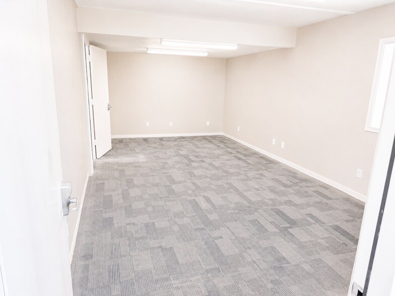 More Photos Of 622 W 1st St, Julesburg Auto Dealership For Sale