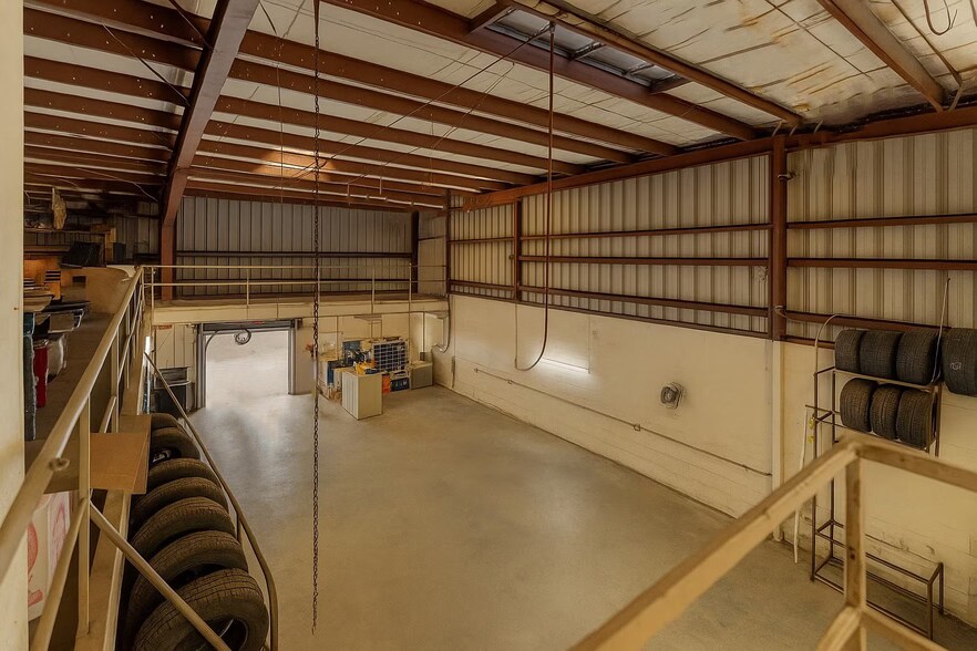 More Photos Of 2575 Fowler St, Fort Myers Auto Dealership For Sale