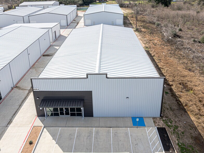 More Photos Of 11555 Gaston, Katy Industrial For Lease