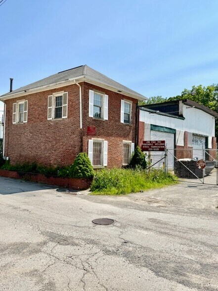 More Photos Of 295 Meadow Ave, Washington Warehouse For Sale