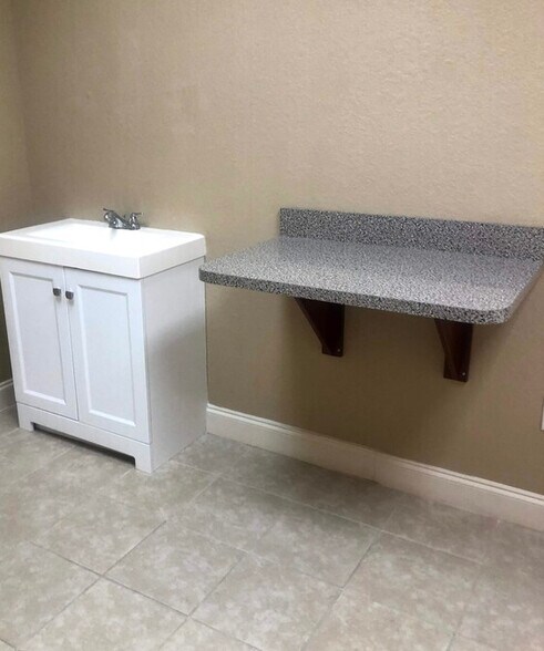 More Photos Of 15437 S US Highway 441, Summerfield Medical For Lease