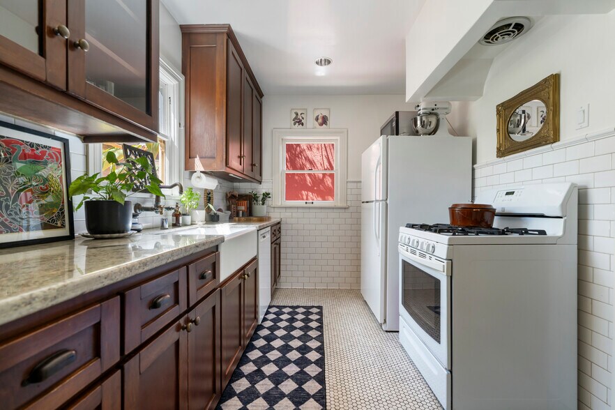 More Photos Of 1501 Westerly Ter, Los Angeles Apartments For Sale