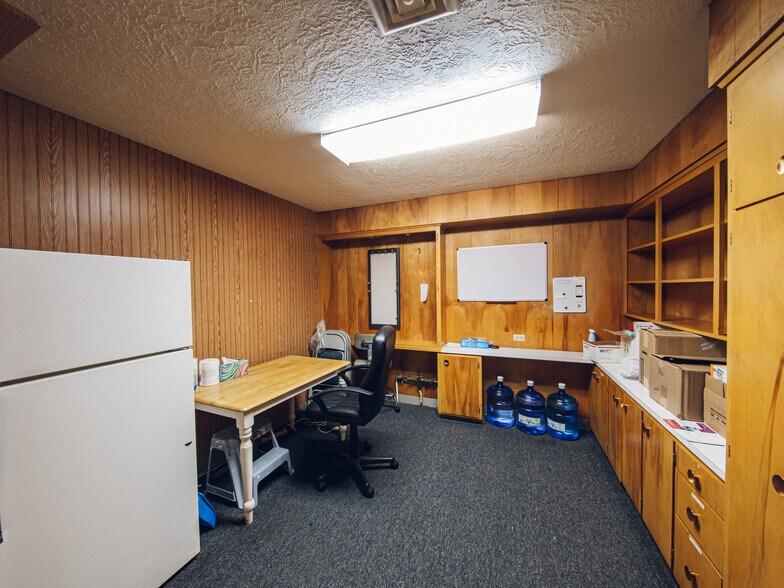 More Photos Of 5707 N Interstate Ave, Portland Office For Sale