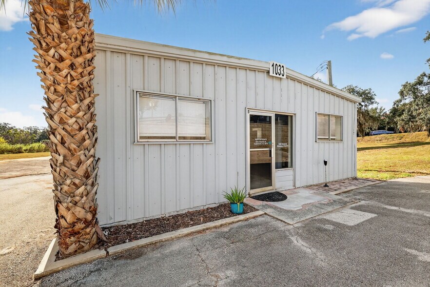 Primary Photo Of 1033 Hooks St, Clermont Industrial For Lease