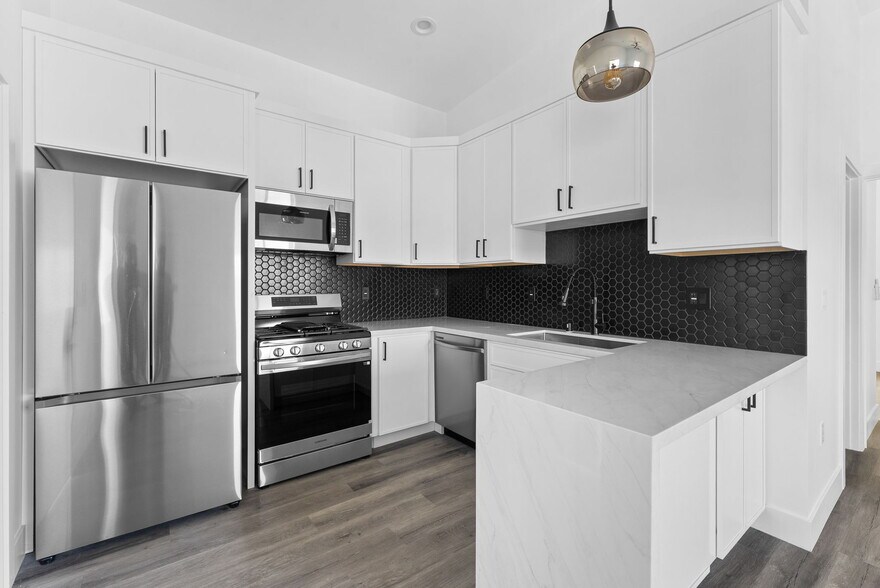 More Photos Of 2722 Nye St, San Diego Apartments For Sale