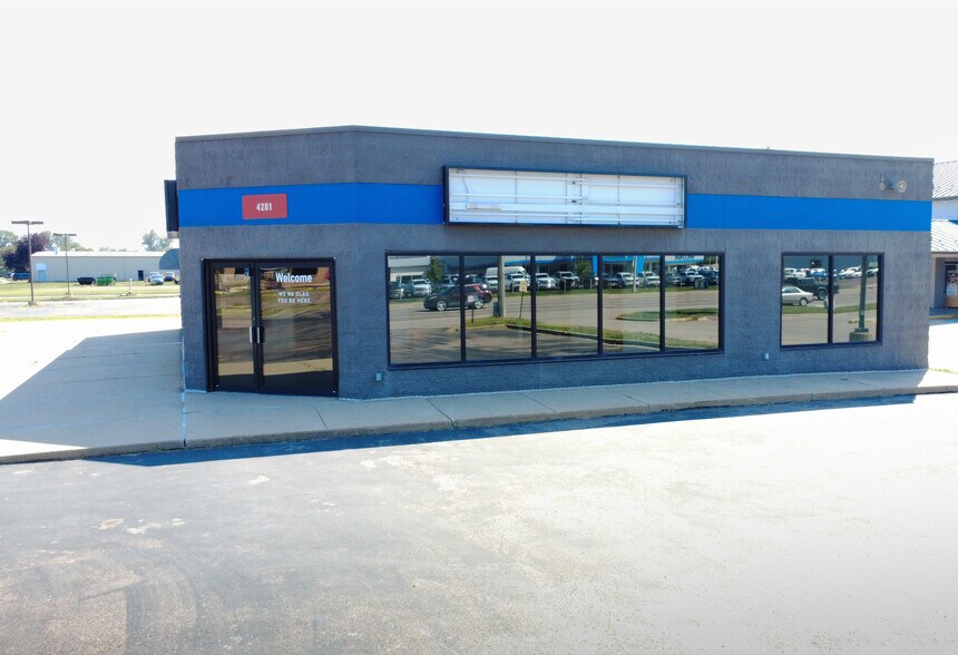 More Photos Of 4201 W 12th St, Sioux Falls Flex For Lease