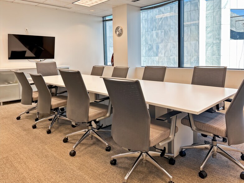 More Photos Of 260 Peachtree St NW, Atlanta Coworking Space