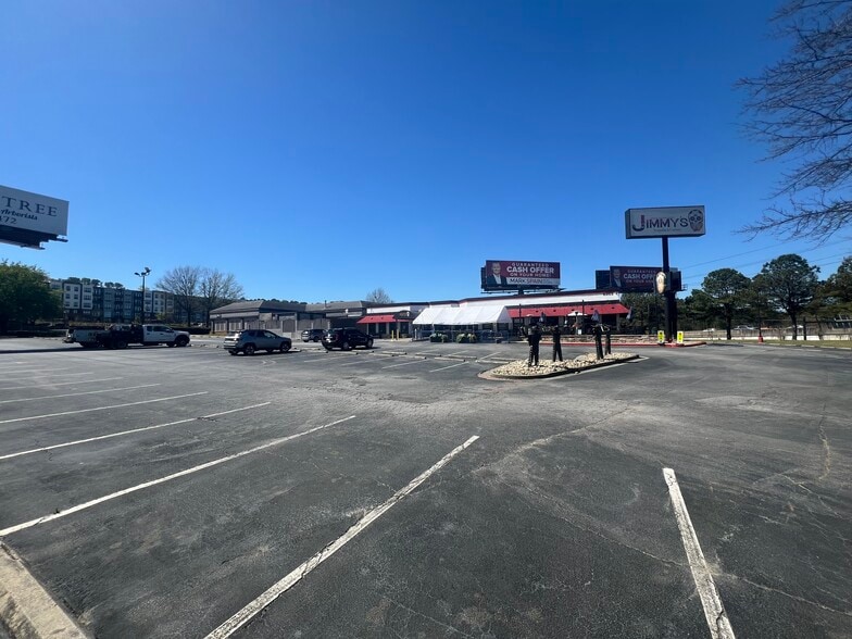 More Photos Of 6363 Peachtree Industrial Blvd, Atlanta Restaurant For Sale