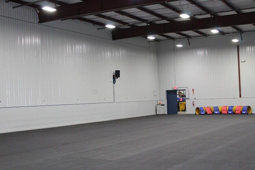 More Photos Of 17 Industrial Dr, South Hadley Warehouse For Sale