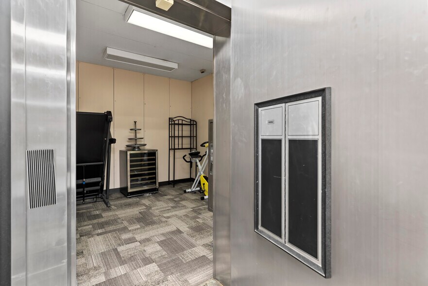 More Photos Of 403-405 N 2nd St, Harrisburg Office For Sale