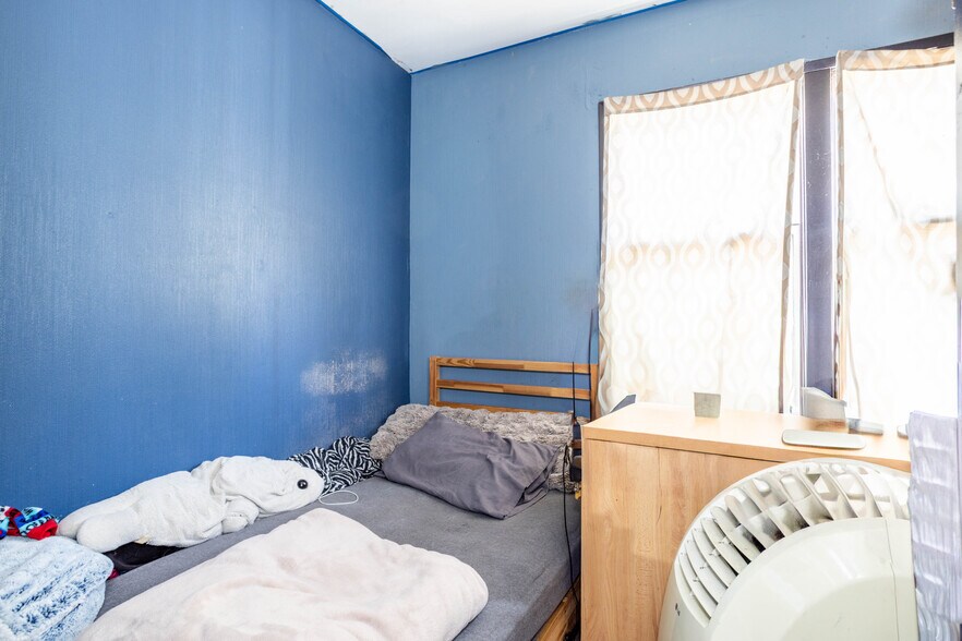 More Photos Of 6402 Graves Ave, Van Nuys Apartments For Sale