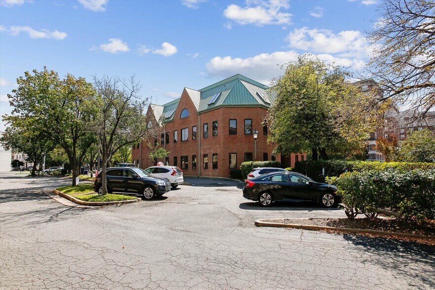 More Photos Of 1501 Duke St, Alexandria Office For Lease