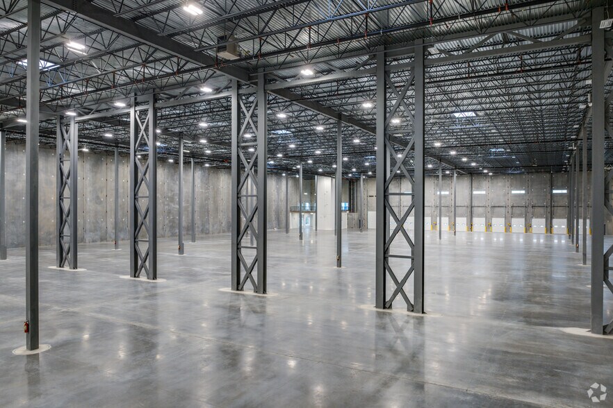 More Photos Of 102-7555 Beedie Way, Delta Warehouse For Lease