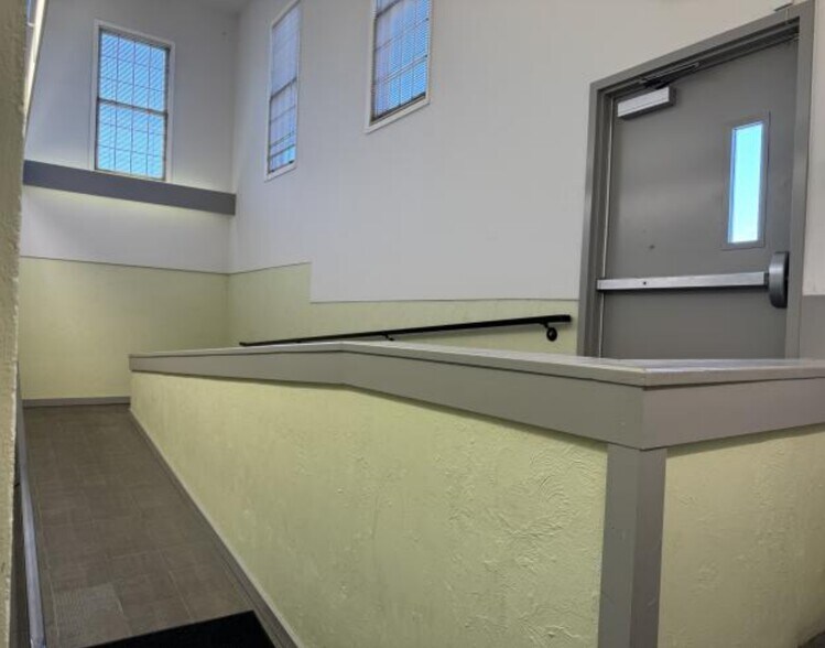 More Photos Of 100 Springfield Ct, O'Fallon Medical For Lease