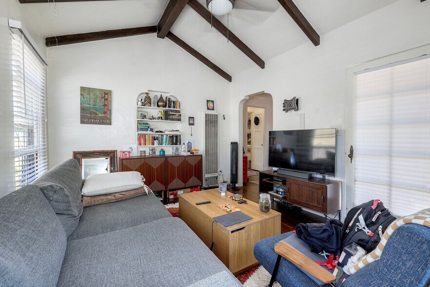 More Photos Of 4918 Del Monte Ave, San Diego Multifamily For Sale