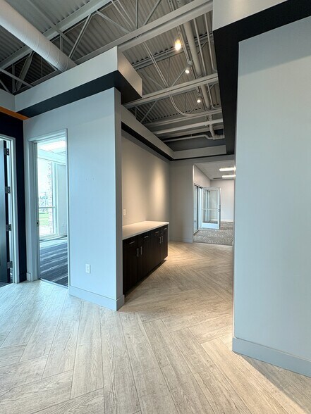 More Photos Of 8890 E 116th St, Fishers Medical For Lease