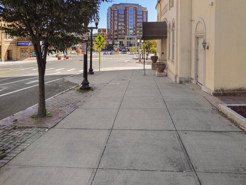 More Photos Of 22 Clinton Ave, Albany Office For Sale