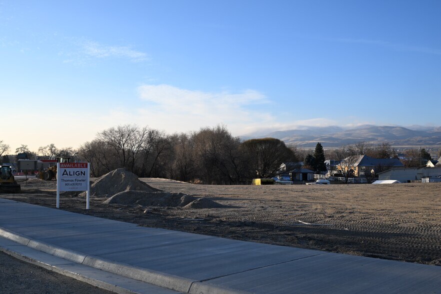 More Photos Of 13850 S Redwood Rd, Riverton Unknown For Lease