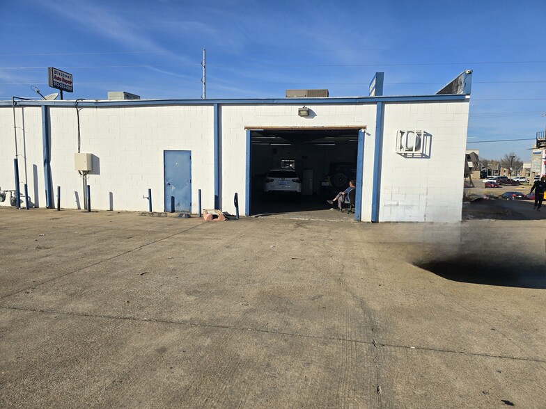 More Photos Of 4312 W Camp Wisdom Rd, Dallas General Retail For Lease