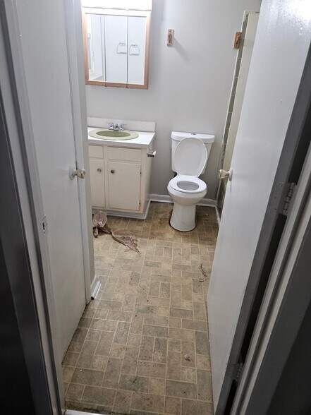 More Photos Of 829 Westside Blvd NW, Roanoke Apartments For Sale