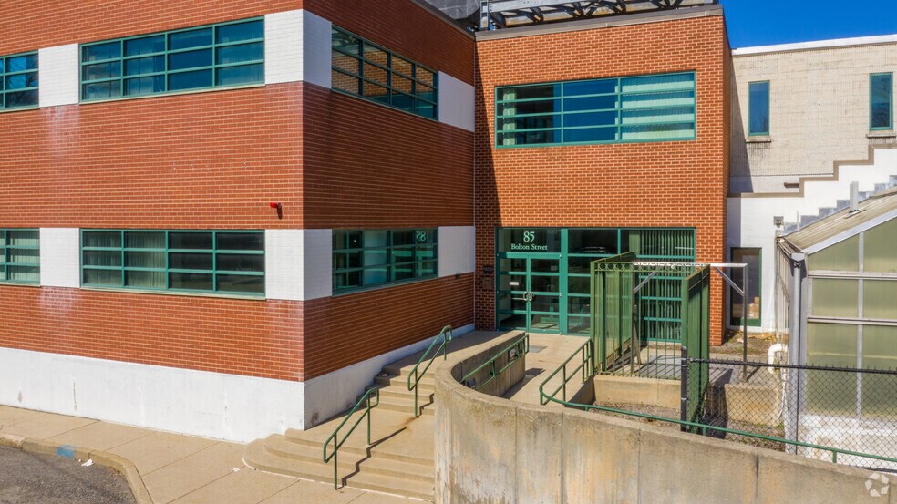 More Photos Of 85 Bolton St, Cambridge Research And Development For Lease
