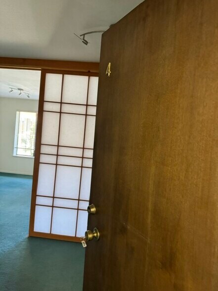 More Photos Of 2311 Lake Tahoe Blvd, South Lake Tahoe Office For Lease