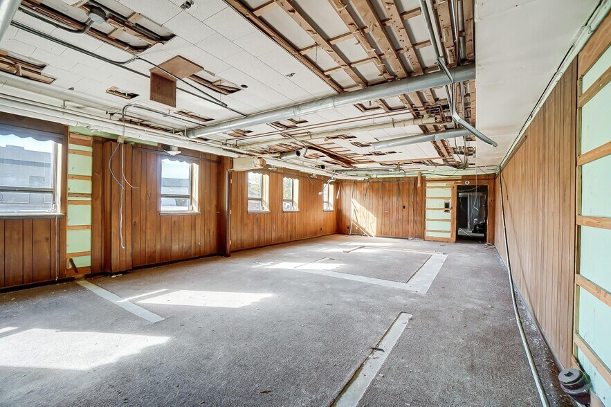 More Photos Of 311 S Main St, Celina Office For Sale