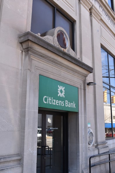 More Photos Of 495 Lincoln Ave, Pittsburgh Bank For Lease