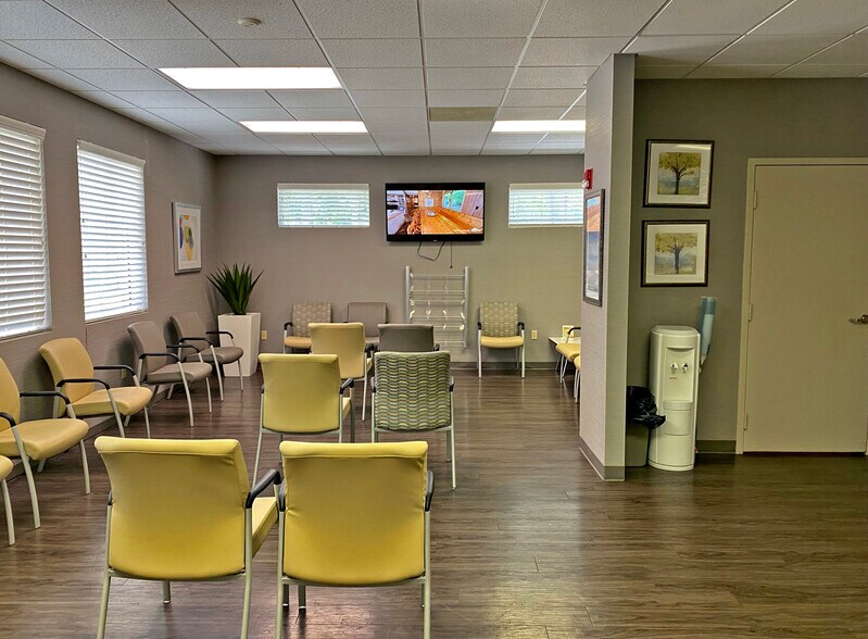 More Photos Of 4889 S Congress Ave, Lake Worth Medical For Sale