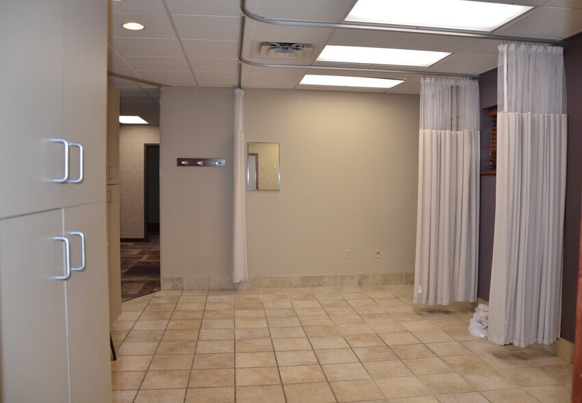 More Photos Of 515 7th Ave SE, Cedar Rapids Medical For Sale