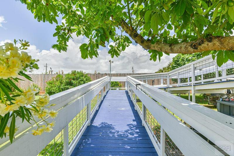 More Photos Of 5717 Stewart Rd, Galveston Restaurant For Sale